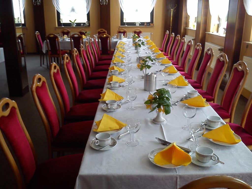 Hotel Am Schiffshebewerk Niederfinow Buitenkant foto